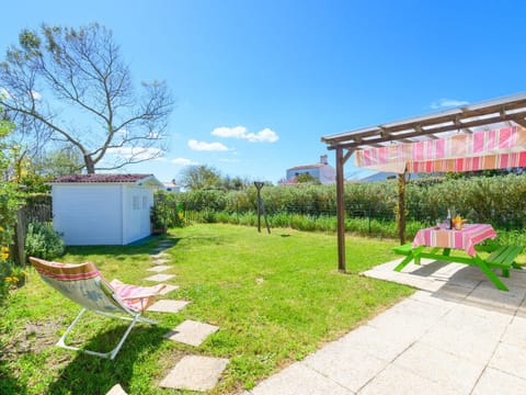 Holiday Home Lilas by Interhome House in Noirmoutier-en-l'Île