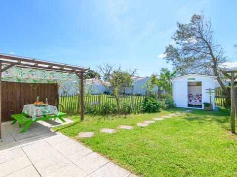 Holiday Home Coquelicot by Interhome House in Noirmoutier-en-l'Île