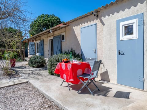 Holiday Home Le bord de l'Etang by Interhome House in Marseillan