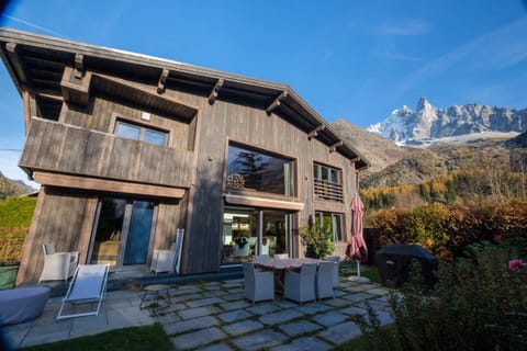 Property building, Natural landscape, Mountain view