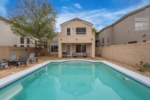 Carlos - Desert Flower - City Escape in Goodyear w Pool - 3BR and 2BA House in Avondale