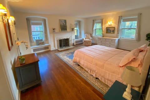 Elegant Mansion-Sleeps 20-Minutes from Clinic & Downtown Haus in Shaker Heights
