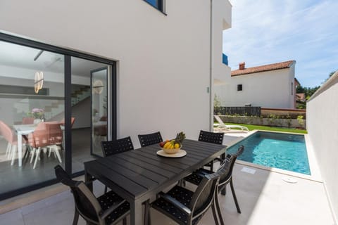 Holiday Home Blossom by SeeAdria House in Novigrad