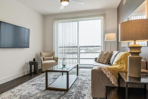 Landing at City North - 2 Bedrooms in Valley Ranch Apartment in Farmers Branch