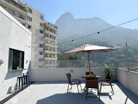 Nearby landmark, Natural landscape, View (from property/room), Balcony/Terrace, Balcony/Terrace, Dining area