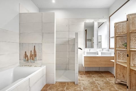 Bathroom, Living room