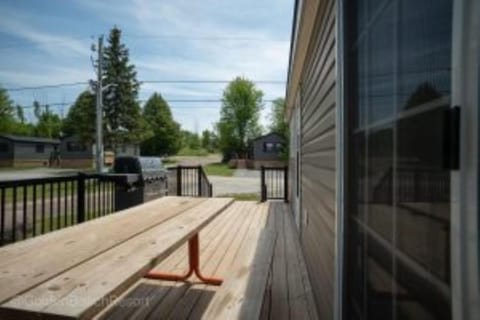 2 Bedroom Harbor Front Cottage 3 Haus in Otonabee-South Monaghan