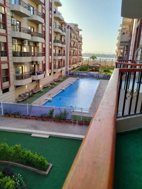 View (from property/room), Pool view