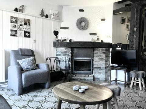 Communal lounge/ TV room, Living room