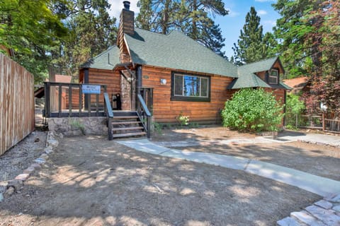Maltby modern log cabin #2307 House in Big Bear