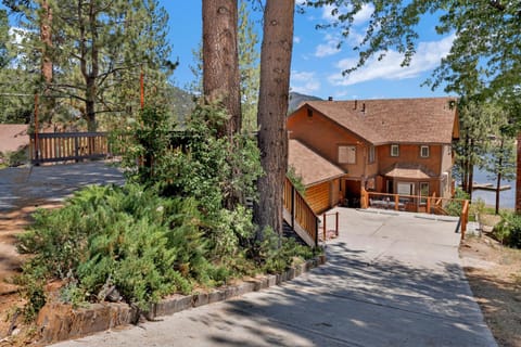 Cove lakefront chalet #2098 Casa in Big Bear