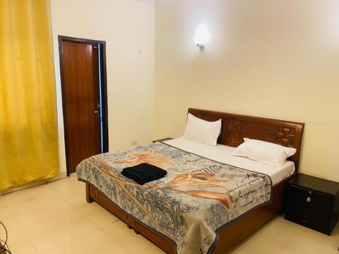 Raja Residency Bed and Breakfast in Gurugram