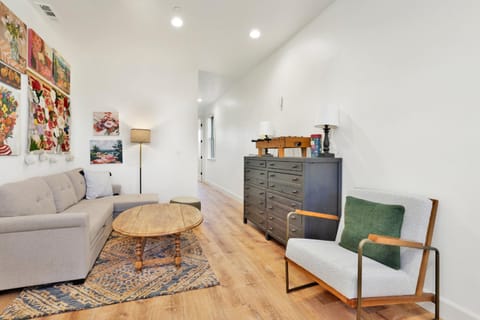 Living room, Decorative detail, Seating area