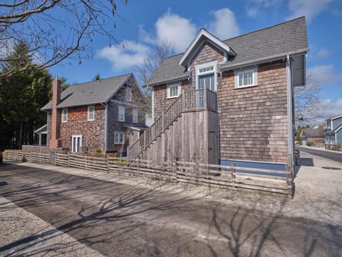 Property building, Street view