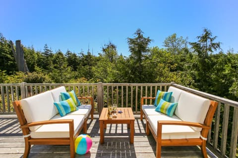 Natural landscape, Balcony/Terrace, Seating area