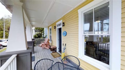 Patio, Balcony/Terrace, Seating area