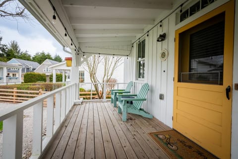 Patio, Balcony/Terrace, Seating area