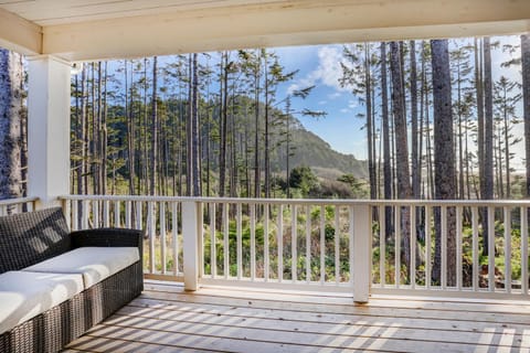 Natural landscape, View (from property/room), Balcony/Terrace, Seating area