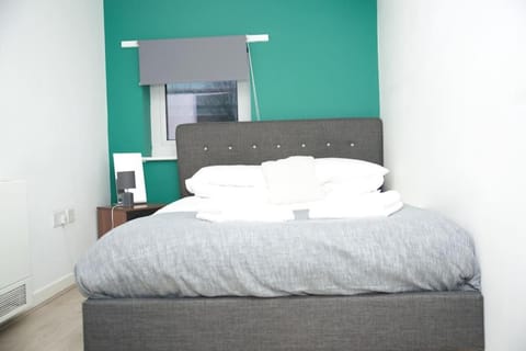 FamilyRelocation and Contractors Apartment in Liverpool