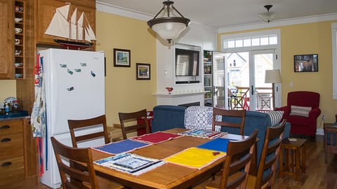 Living room, Dining area