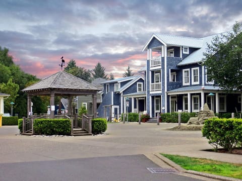 Property building, Day, Neighbourhood, Natural landscape