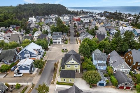 Property building, Neighbourhood, Bird's eye view, Location