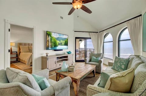 513 Seascape by AvantStay Oceanfront Home w Amazing Views Community Pool Access House in Wild Dunes