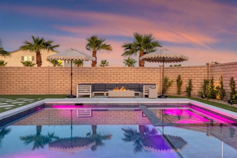 Desert Eden by AvantStay 6BR w Ensuite Backyard Oasis w Pool Hot Tub House in Indio