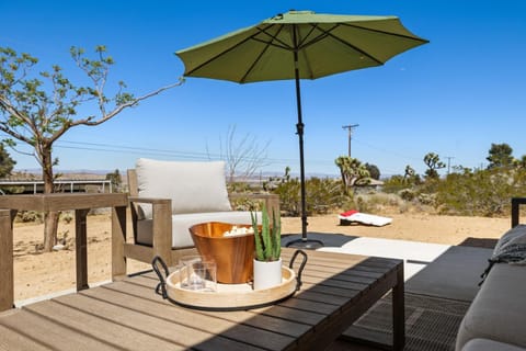 Dune Rise by AvantStay Chic Oasis w Patio Casa in Joshua Tree