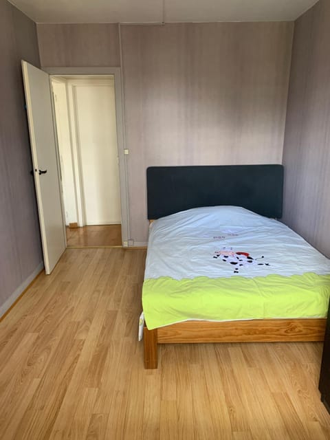 Une Chambre très proche de Paris Apartment in Vitry-sur-Seine