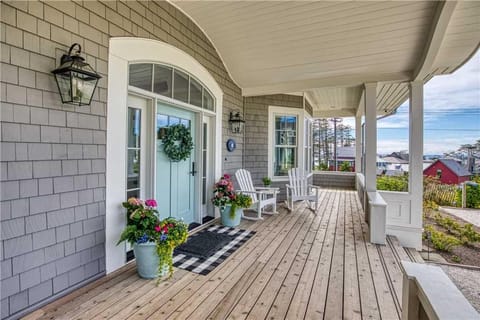 Property building, Day, Natural landscape, View (from property/room), Balcony/Terrace