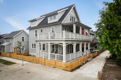 Property building, Day, Neighbourhood, Street view