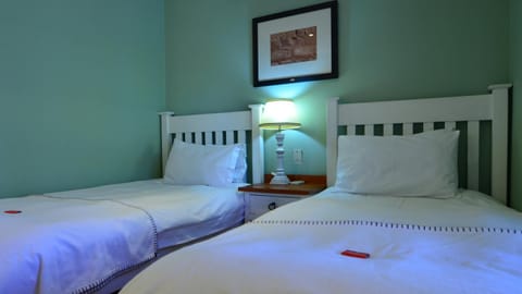D'Aria Guest Cottages Bed and Breakfast in Cape Town