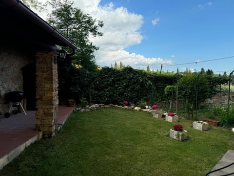 Impruneta Garden Apartment in San Casciano Val Pesa