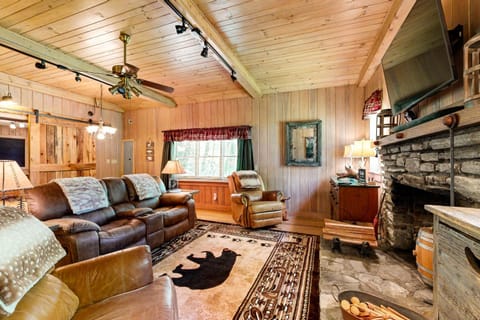 Bradley Bear Hideaway House in Maggie Valley