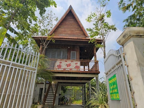 SothAnna Khmer House House in Phnom Penh Province