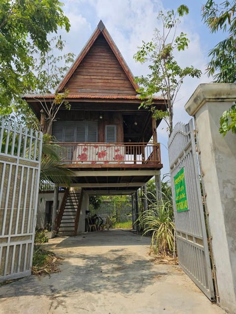 SothAnna Khmer House House in Phnom Penh Province