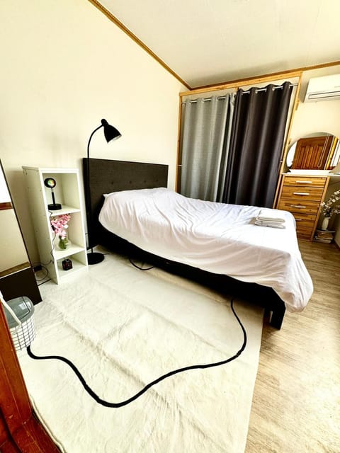 Entire 2nd floor with kitchen - Pick up available Apartment in Busan