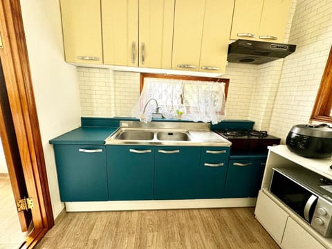 Entire 2nd floor with kitchen - Pick up available Apartment in Busan