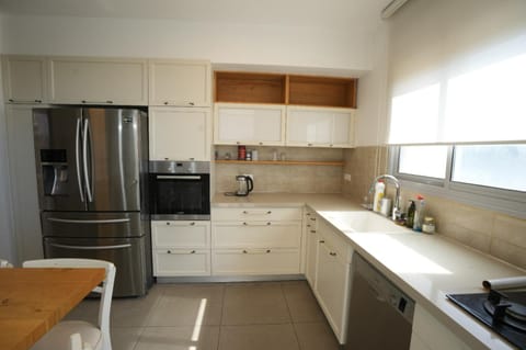 Specious Pastoral And Attractive 5 Bedroom Apartment Center Hod Hasharon Apartment in Center District