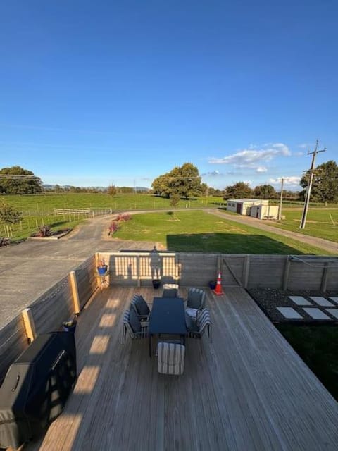 Natural landscape, Dining area, Evening entertainment