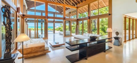 Beachfront House in Parrot Cay Condominio in Turks and Caicos Islands