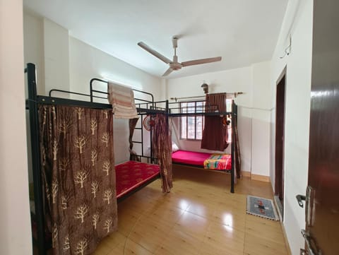 Bed, Photo of the whole room, Bedroom, bunk bed, fireplace, air conditioner