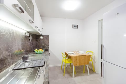 Kitchen or kitchenette, kitchen