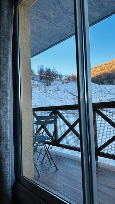 View (from property/room), Mountain view