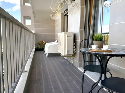 Balcony/Terrace, Seating area, River view