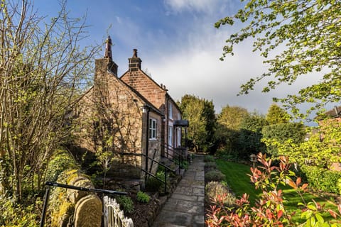 Property building, Spring, Day, Natural landscape, Garden, Garden view