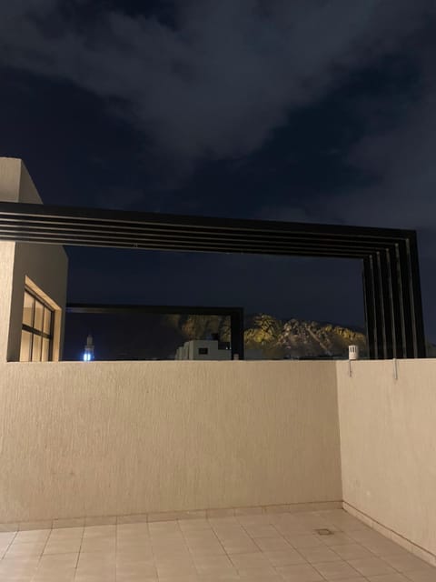 شقة فاخرة مع سطح خاص Apartment in Medina