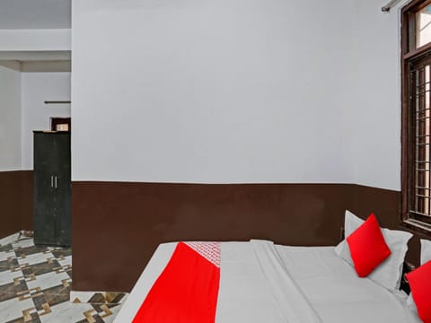 Hotel O Tremento Hotel in Gurugram