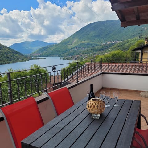 Villa Dall'Angelo Attico Mountain Lake Endine Hospitality House in Province of Brescia